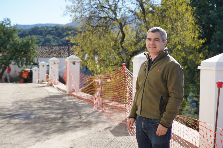 Genalguacil avanza en la mejora de la calle Extramuros dentro del PFEA