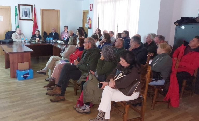 ACUAES presenta a colectivos sociales y responsables municipales las alternativas para ubicar la depuradora y colectores de Benaoján y Montejaque