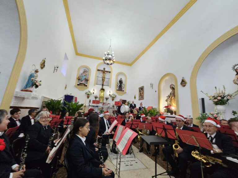 Faraján da la bienvenida a la Navidad con el concierto de la Banda Municipal de Música de Istán