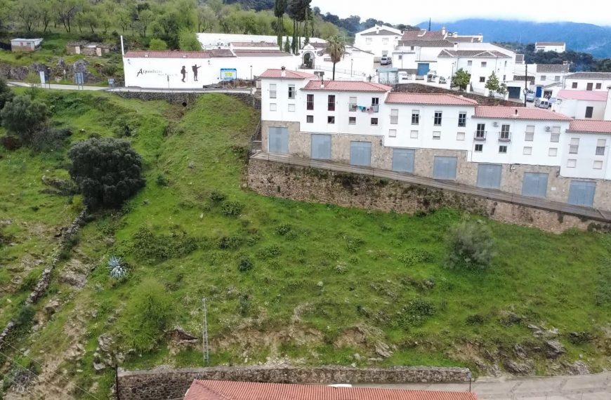 Alpandeire creará un parking público a la entrada del municipio