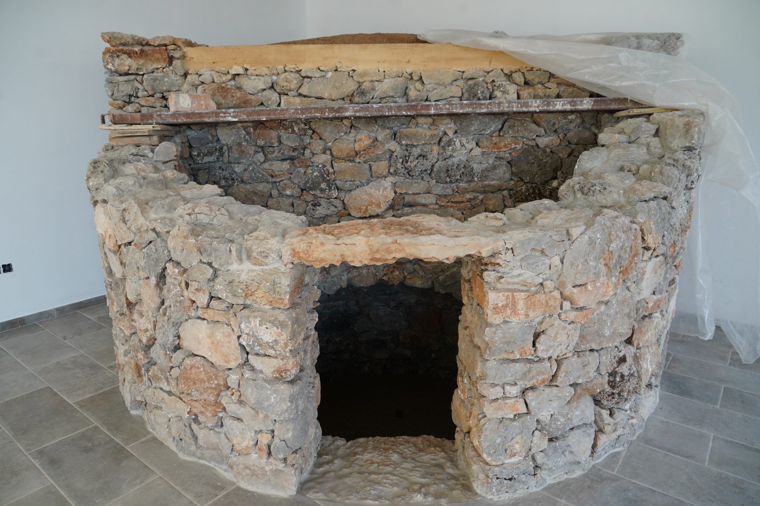 Algatocín ultima los trabajos de construcción del Museo de la Cal