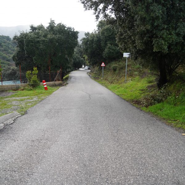 Faraján asfaltará un tramo del camino rural que conecta con Jubrique