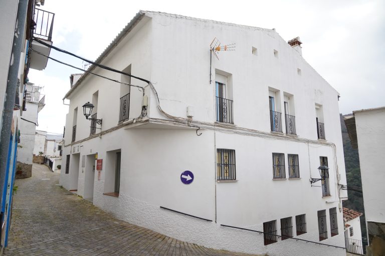 Jubrique realiza mejoras en la Casa de la Cultura