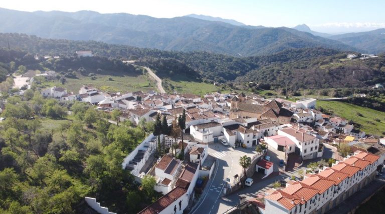 Alpandeire contratará a cuatro trabajadores jóvenes a través del programa Activa-T Joven