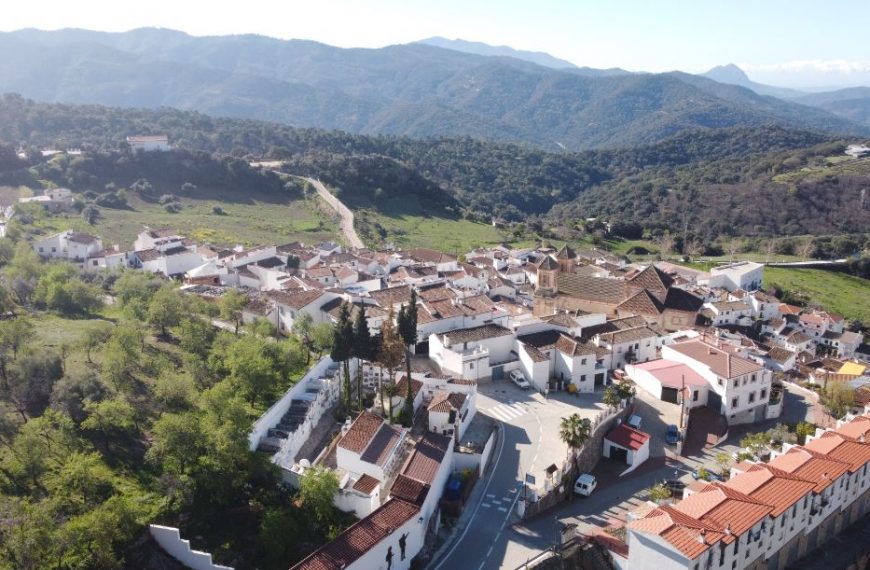 Alpandeire contratará a cuatro trabajadores jóvenes a través del programa Activa-T Joven