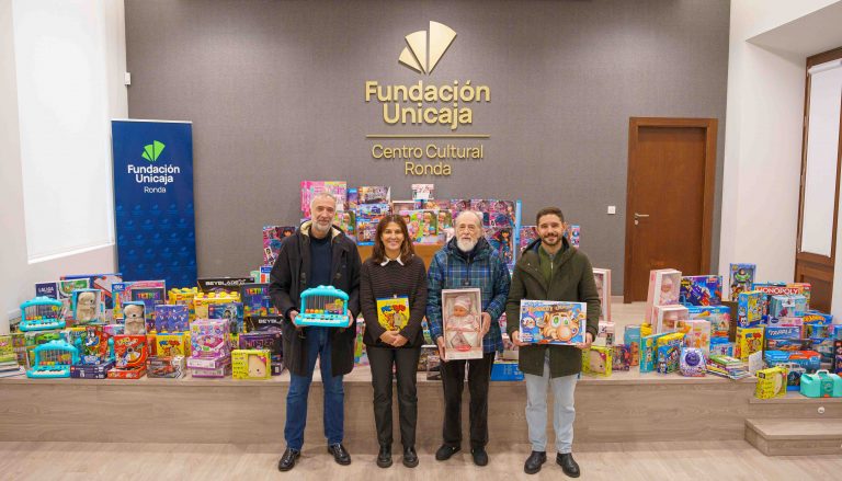 Más de 700 juguetes solidarios llegan a niños y niñas de Ronda gracias a Fundación Unicaja