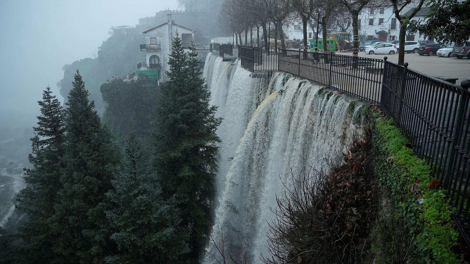 El PSOE de Ronda muestra su apoyo a Grazalema ante la emergencia provocada por la borrasca Leonardo