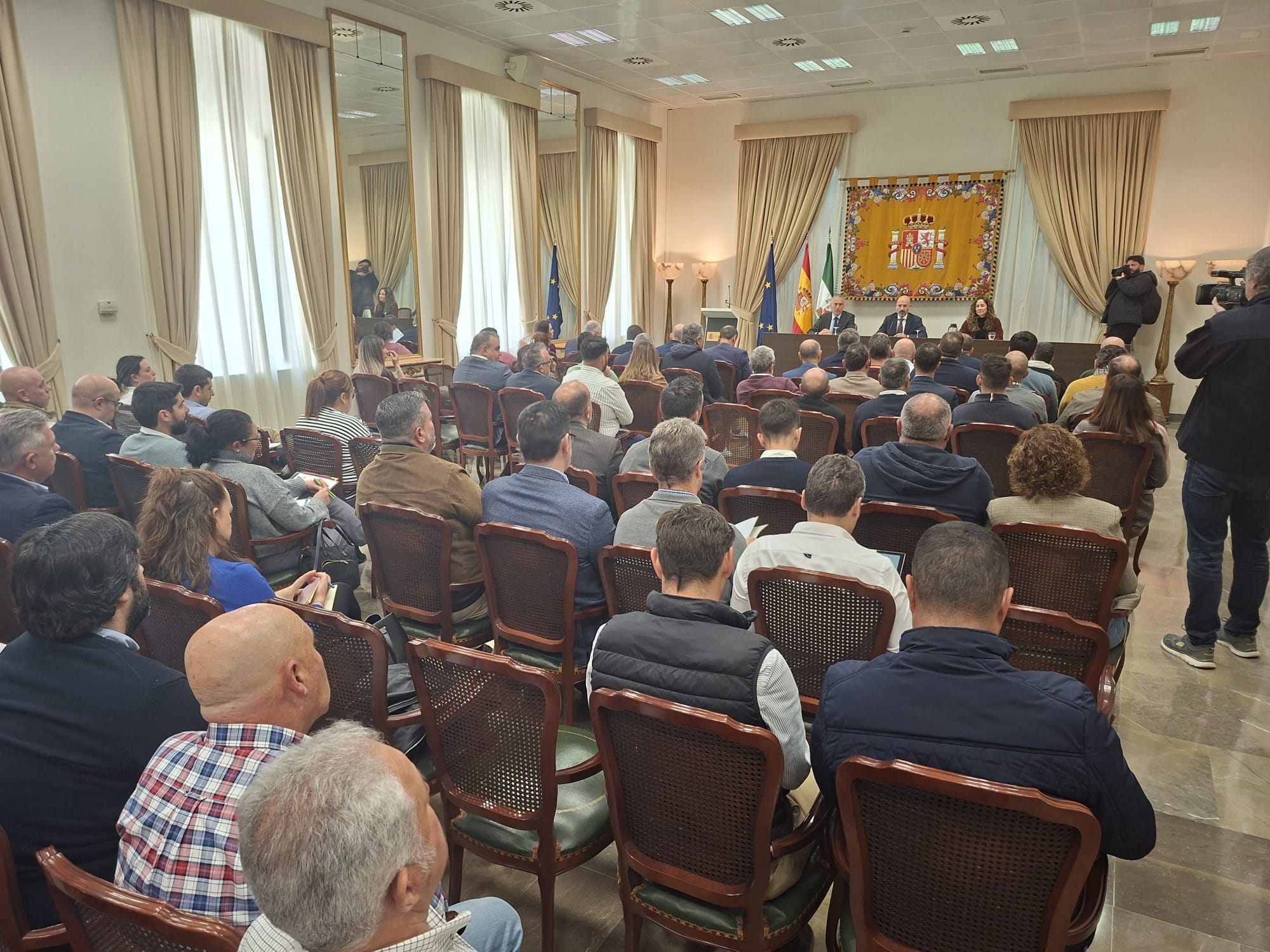 El Gobierno creará una comisión técnica para reconstruir los caminos rurales en Málaga