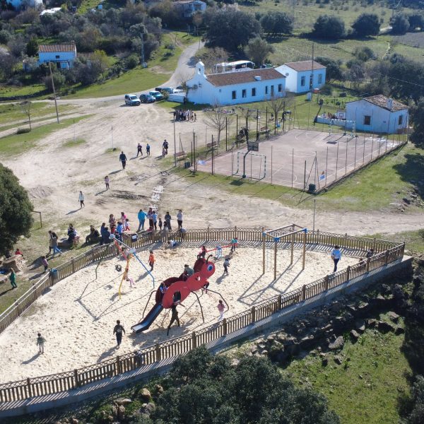 Siete Pilas acoge un encuentro escolar con motivo del Día de Andalucía