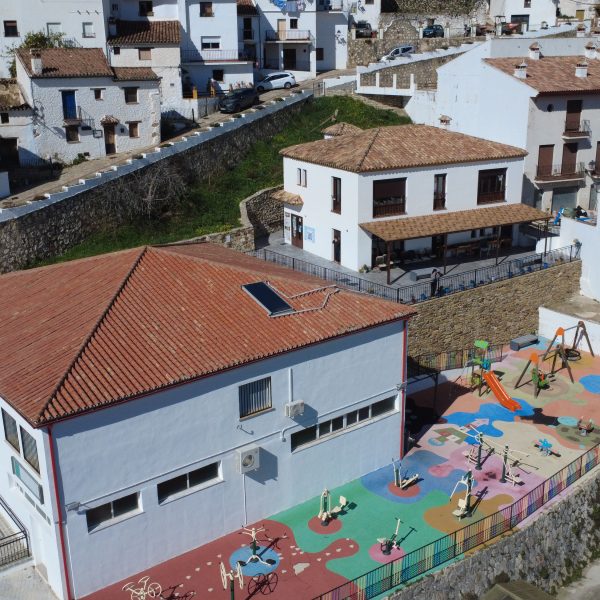 Benadalid finaliza la mejora de la accesibilidad al centro social