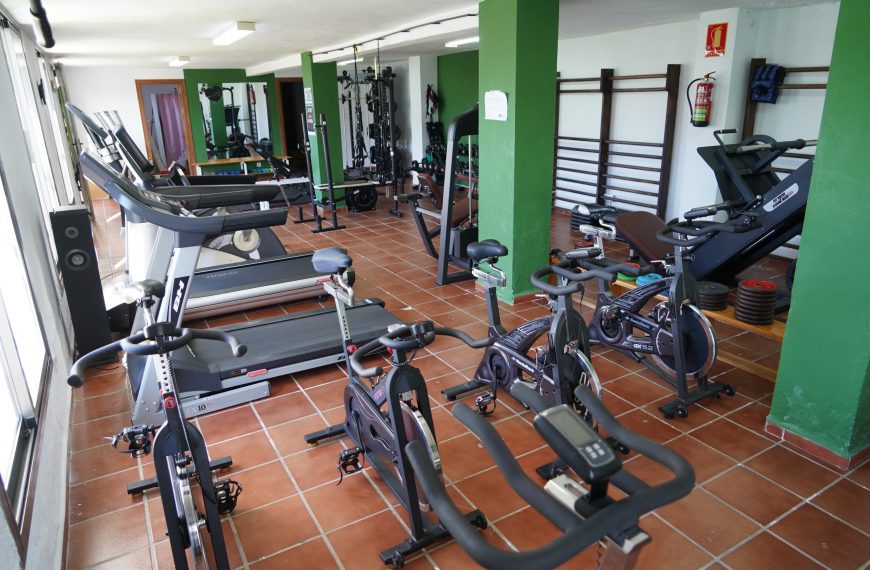 Jubrique adquiere nuevo equipamiento para su gimnasio municipal