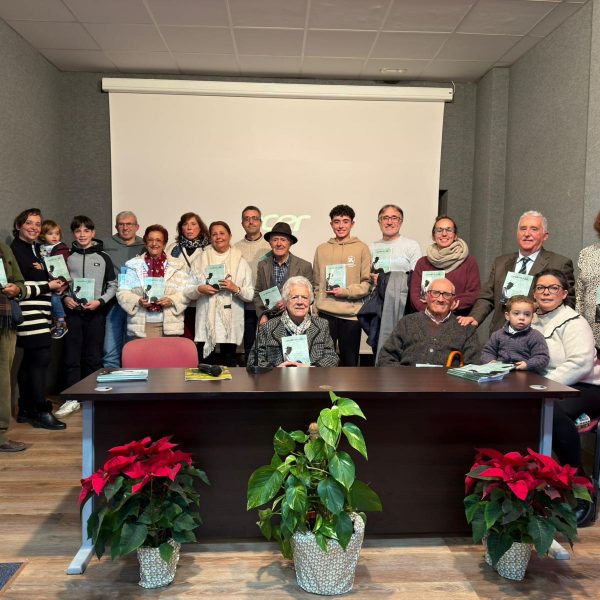 Benalauría publica el libro ‘Quintillas a los pueblos de Málaga’