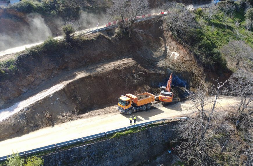 Inician las obras de reparación de la MA-8306 de acceso a Benalauría