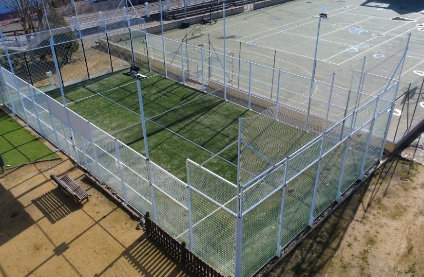 Cartajima renueva por completo su pista municipal de pádel