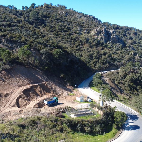 Reparan los daños del temporal en la carretera de acceso a Benarrabá