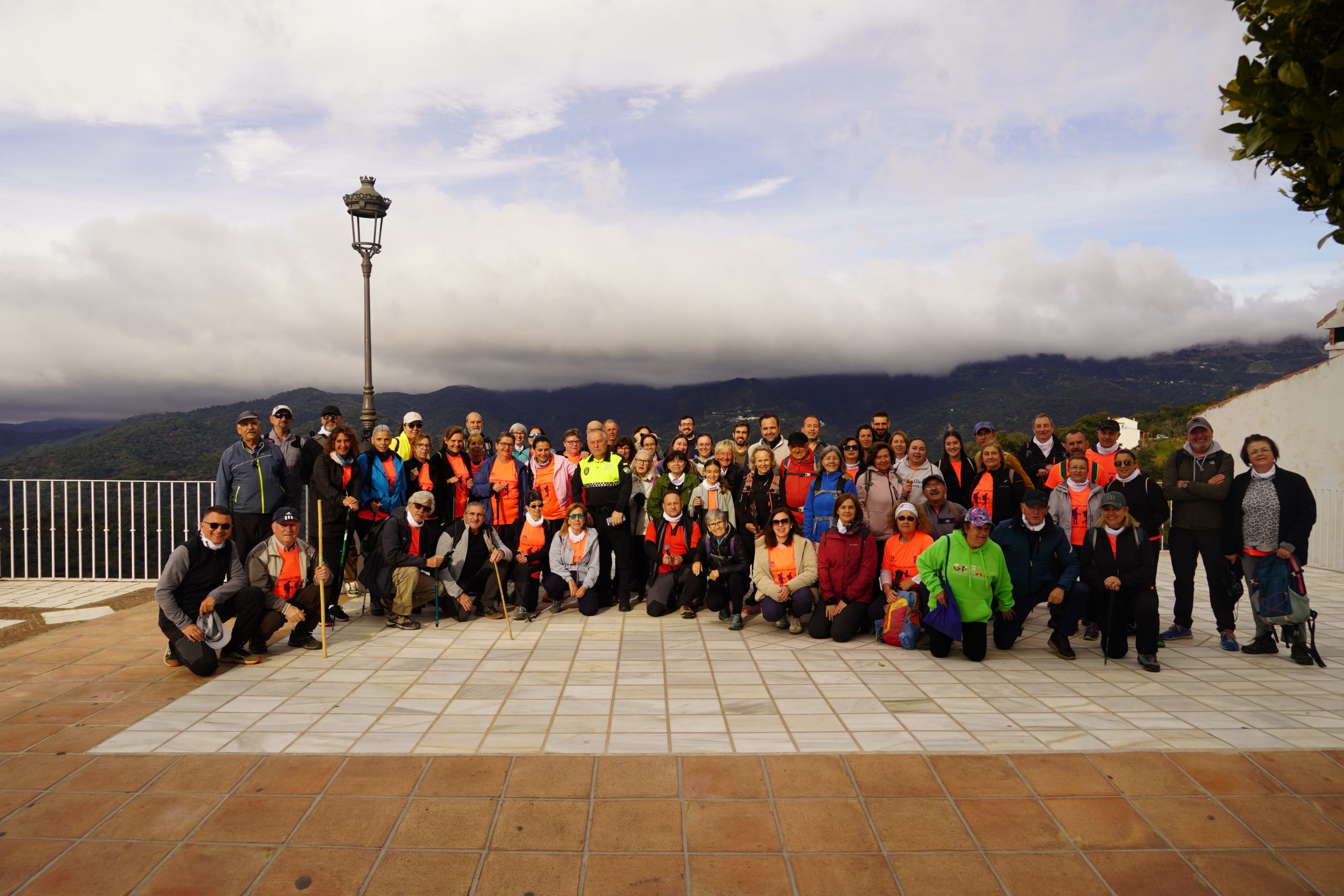 Genalguacil celebró la X edición de su Encuentro Senderista con cerca de un centenar de participantes
