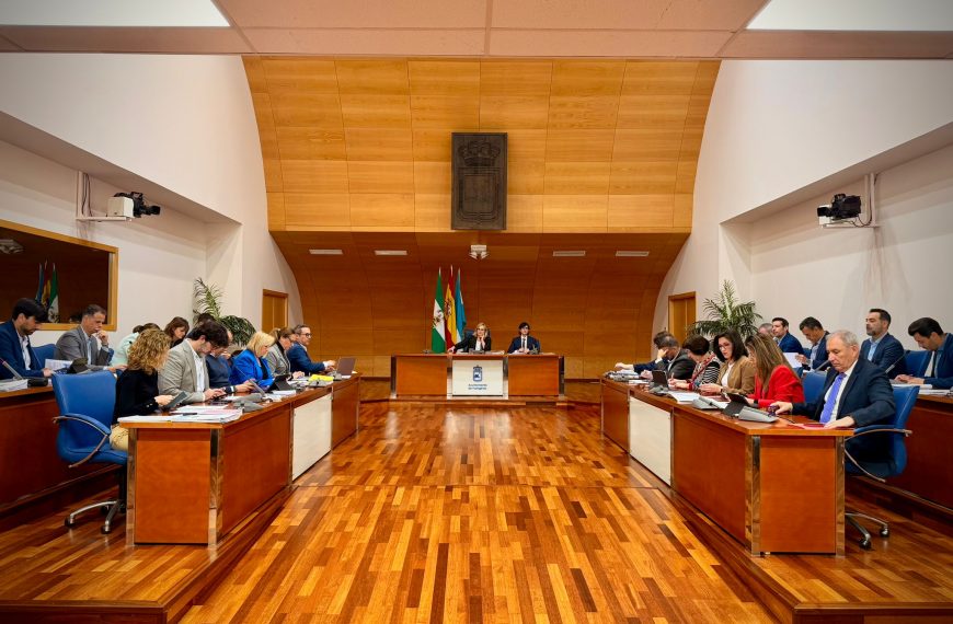 El PSOE de Fuengirola frena la «política de gestos» de la derecha y exige soluciones reales para la educación, la sanidad y la convivencia