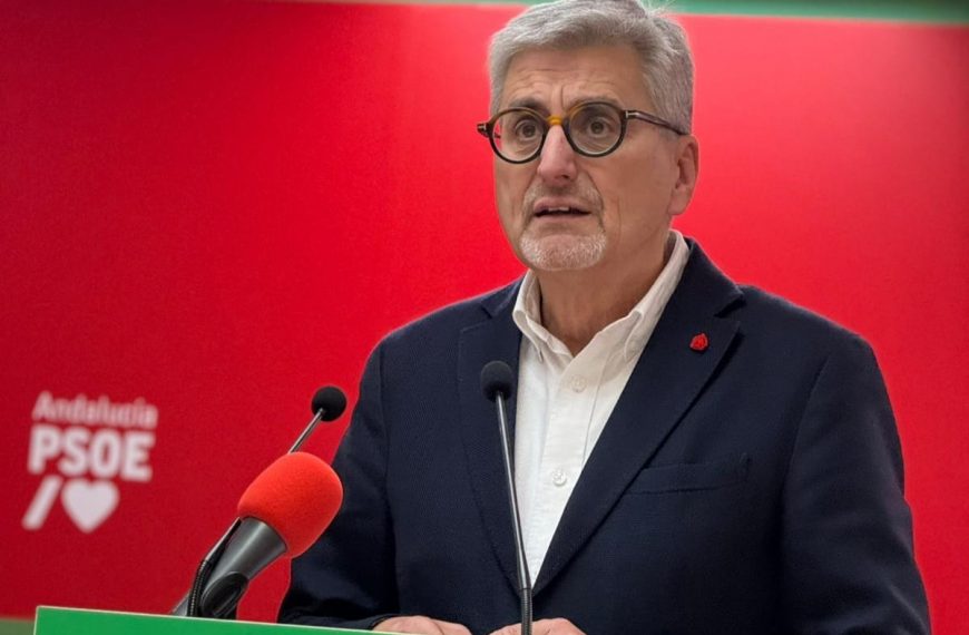 El PSOE exige al PP que aparte a la alcaldesa de Ronda y al alcalde de Estepona, cercados por la justicia