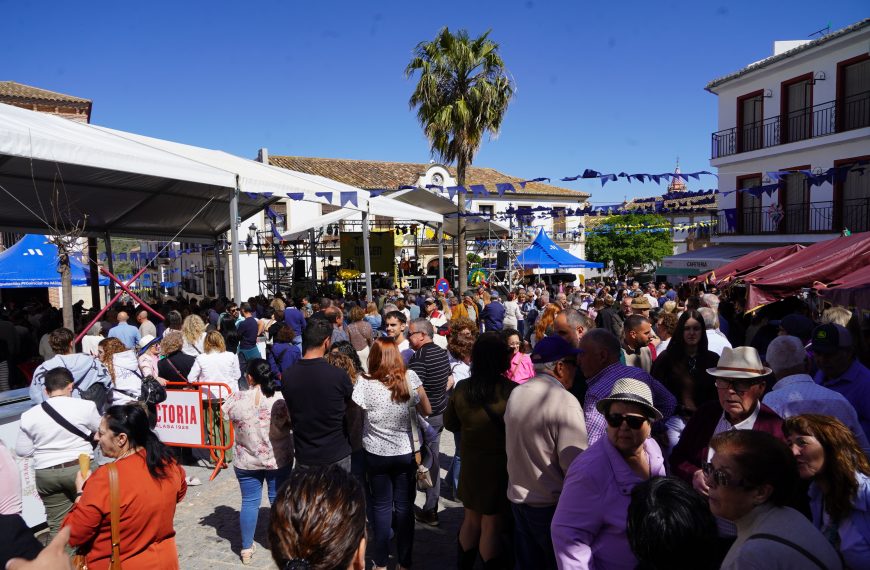 Cañete la Real celebra la X Feria Gastronómica del Pavo
