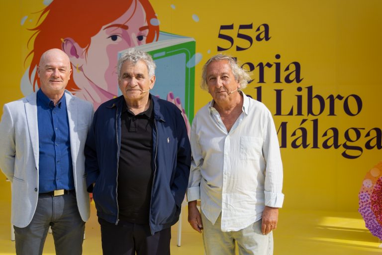 La 55ª Feria del Libro de Málaga reúne a más de medio centenar de librerías y editoriales en el Paseo del Parque