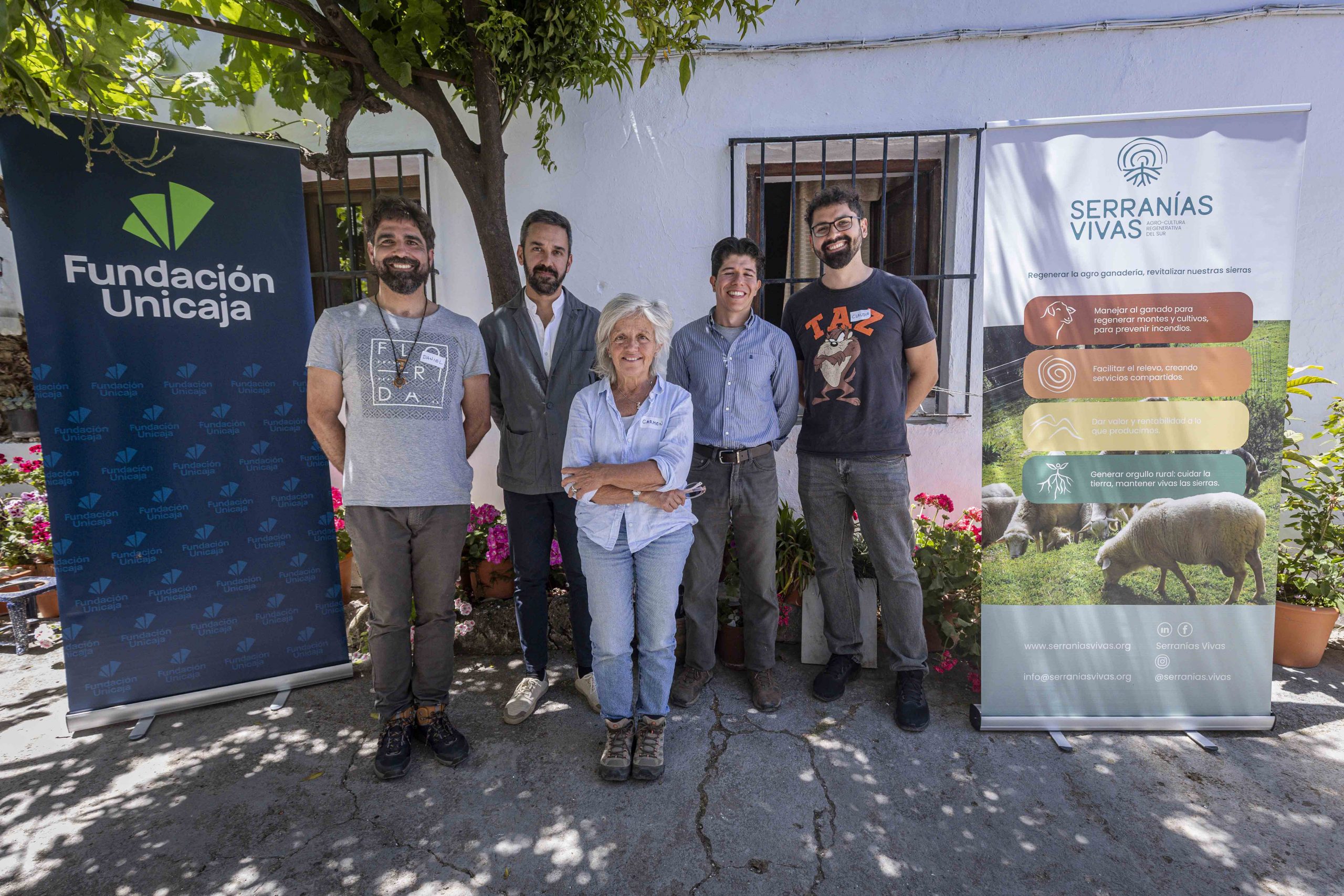 Fundación Unicaja y Serranías Vivas becan a nuevos pastores para impulsar la ganadería regenerativa.