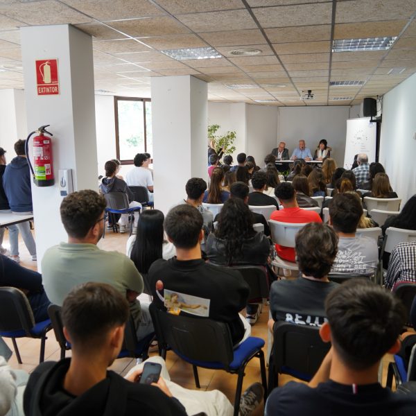 Alumnos de la UMA participan en una experiencia inmersiva en Benarrabá