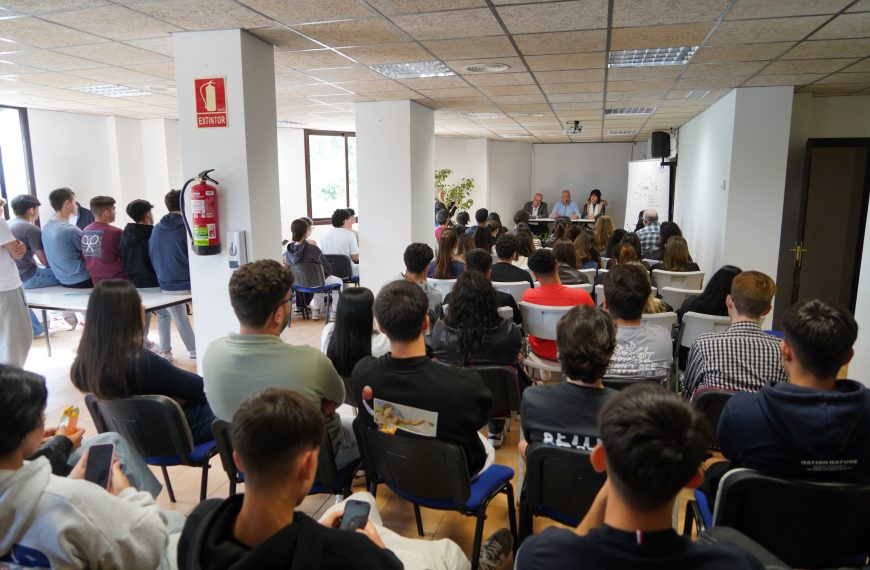 Alumnos de la UMA participan en una experiencia inmersiva en Benarrabá
