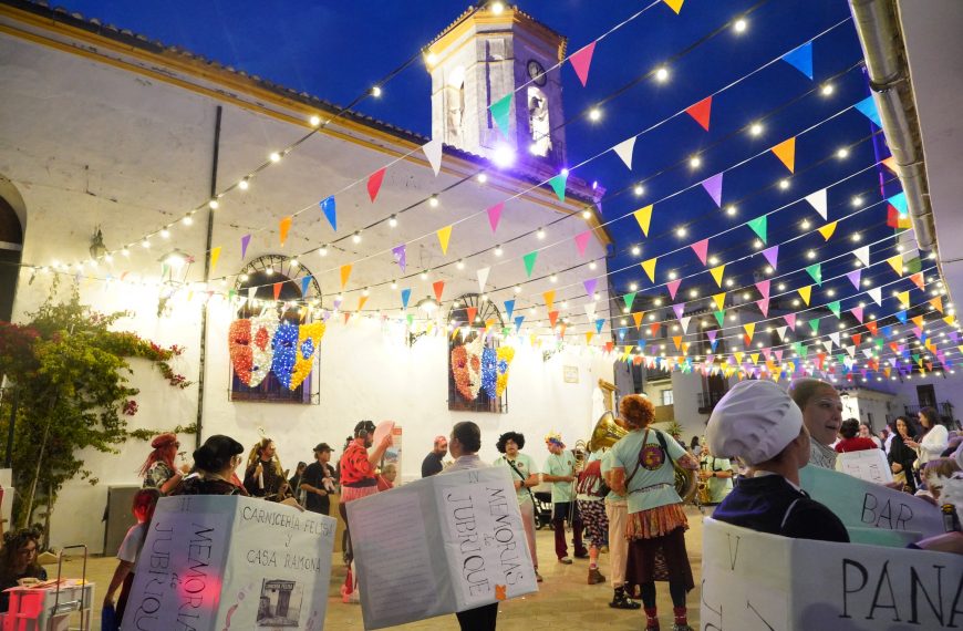 Jubrique celebró un año más sus singulares ‘Máscaras’