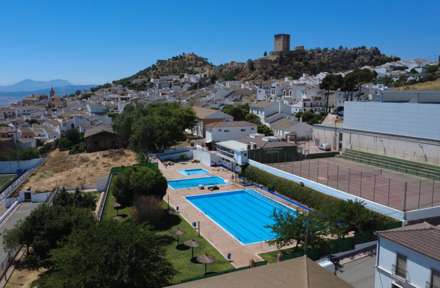 Cañete la Real ofrece entrada gratuita a la piscina municipal para personas con discapacidad y un acompañante