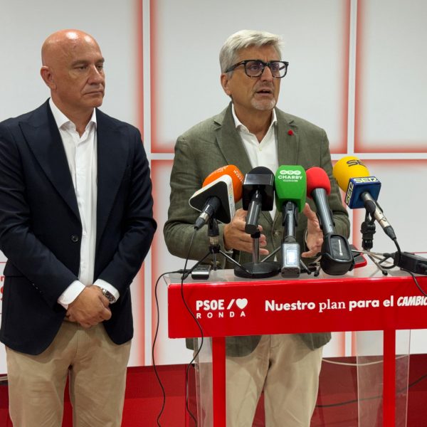 El PSOE exige a Juanma Moreno que actúe tras la apertura de juicio oral contra la alcaldesa de Ronda