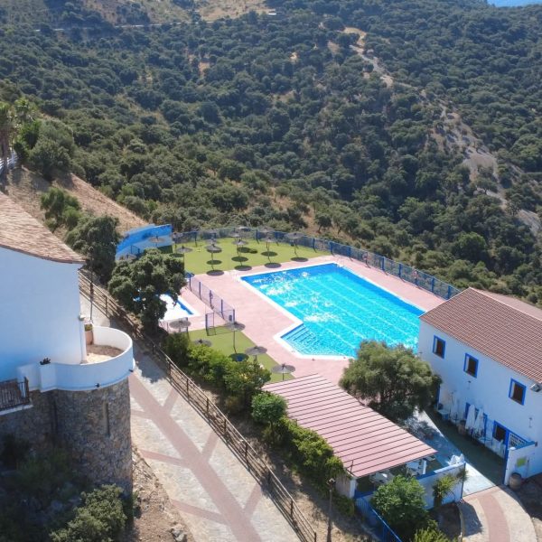 La piscina municipal de Alpandeire abre este martes la temporada de verano