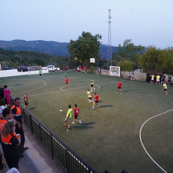 Alpandeire celebra con éxito su primer torneo de 24 horas de fútbol sala