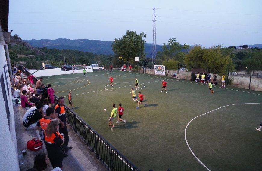 Alpandeire celebra con éxito su primer torneo de 24 horas de fútbol sala