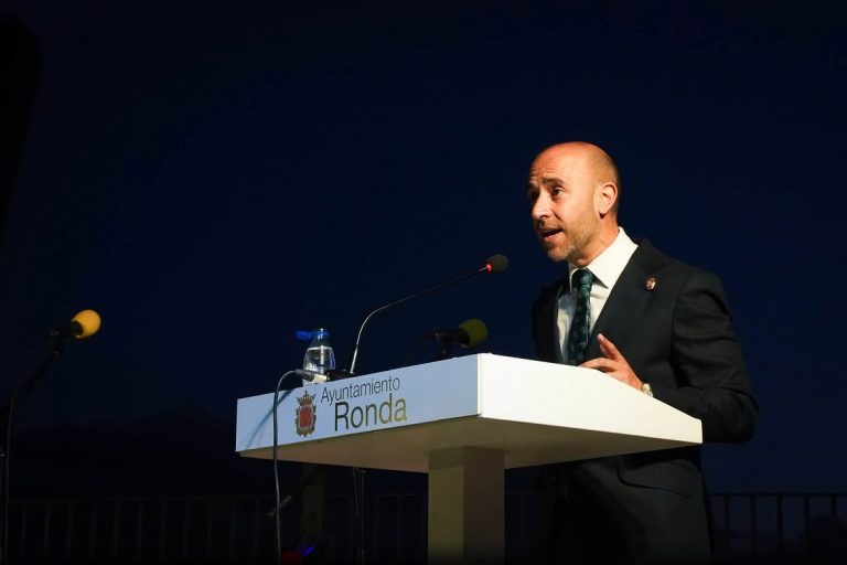 Carlos García pregona la Feria de Pedro Romero con un emotivo recuerdo a la solidaridad de Ronda