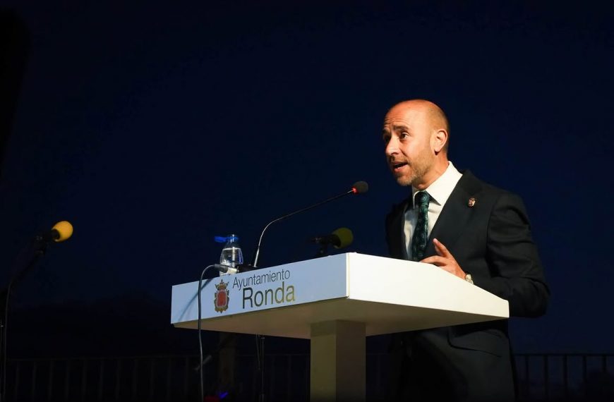 Carlos García pregona la Feria de Pedro Romero con un emotivo recuerdo a la solidaridad de Ronda