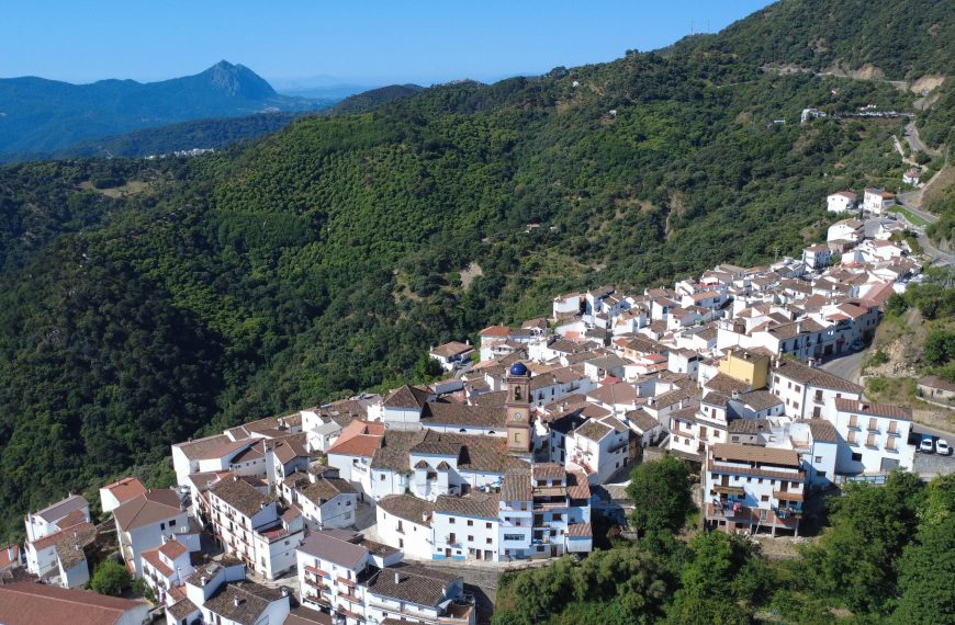 Algatocín pone en marcha su Escuela de Verano con una veintena de participantes