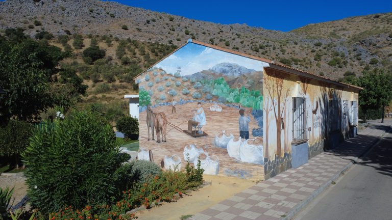 Cartajima amplía su colección de arte urbano con nuevos murales en sus calles